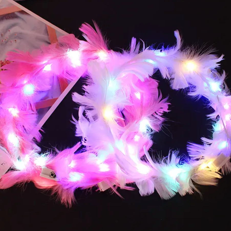 Corona de plumas LED